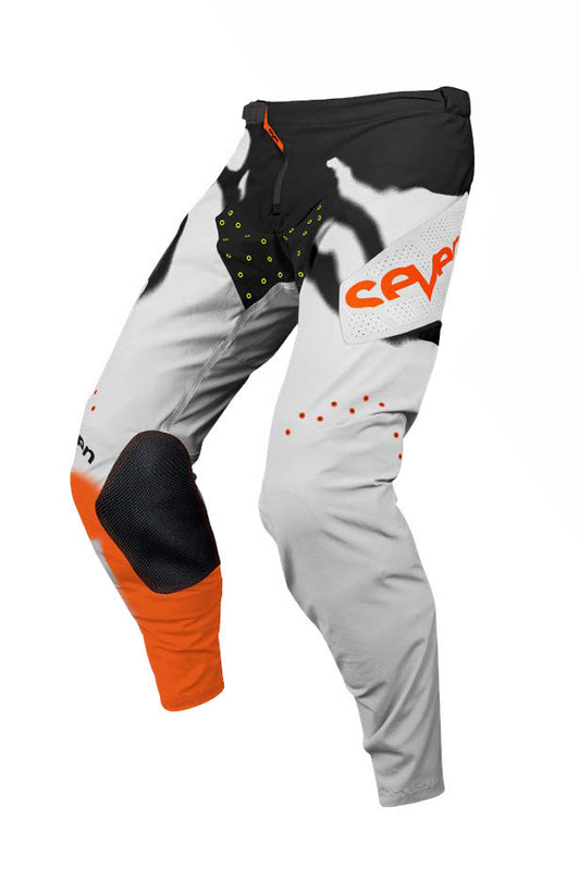 - Blanc & Blanc & Noir & Orange Image